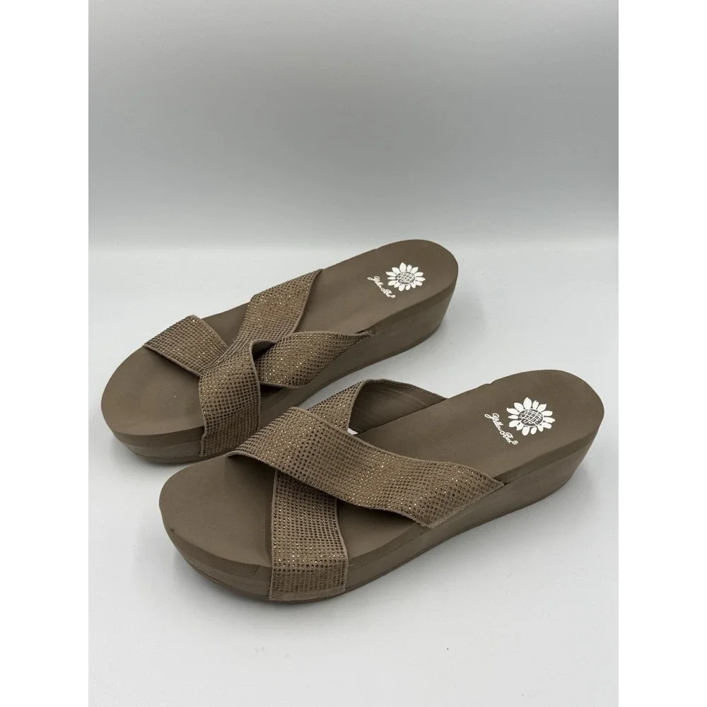 Yellow Box Jello Rhinestone Flip Flops Wedge Sandals Beige Tan Women's Size 9.5 - Picture 3 of 11